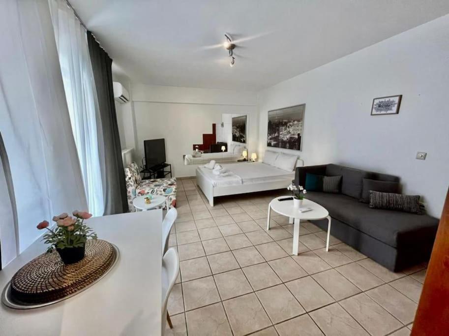 Ferienwohnung Modern Studio Large Veranda -Metro Station Suggrou Athen Exterior foto