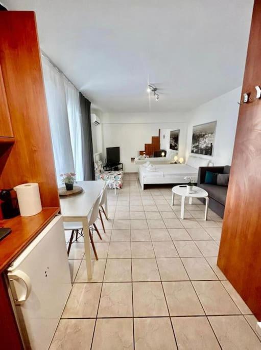 Ferienwohnung Modern Studio Large Veranda -Metro Station Suggrou Athen Exterior foto